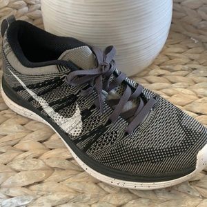 NIKE FLYKNIT ONE. SIZE 7. COLOR Blk/Gray/White